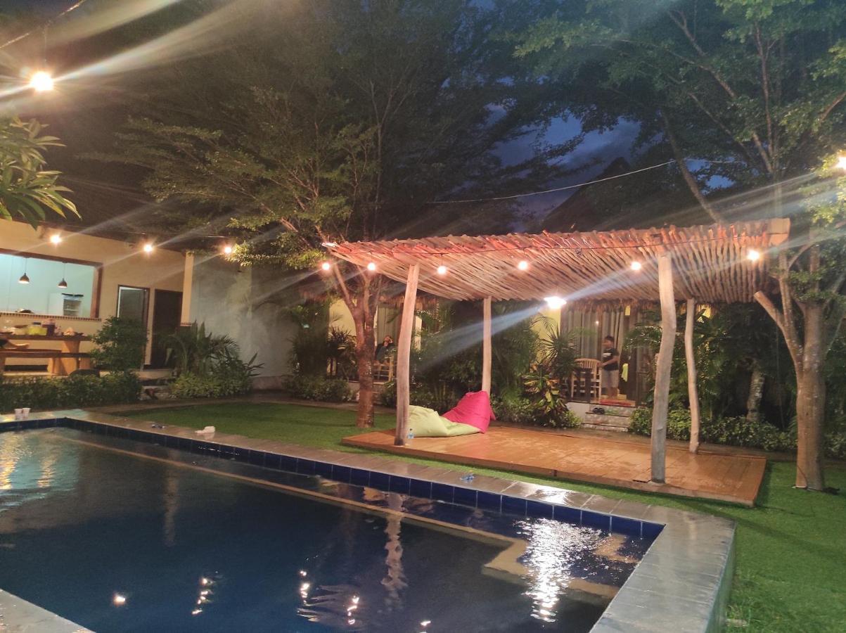 Krisna Bungalows And Restaurant Sekotong Dış mekan fotoğraf