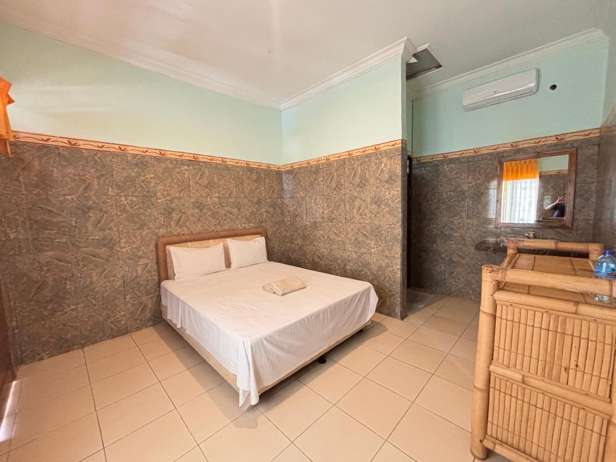 Krisna Bungalows And Restaurant Sekotong Dış mekan fotoğraf